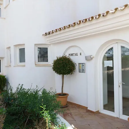 Puerta Del Mar Penthouse Beachfront - Happy Sitio de Calahonda